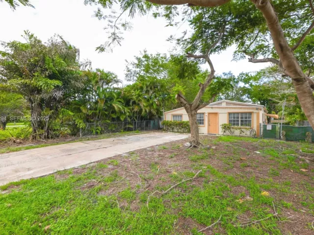 Продажа дома по адресу 2063 NE 173rd St - фото 6902485