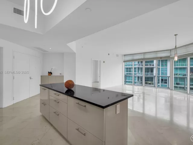 Продажа квартиры #2-1005 - фото 6903589