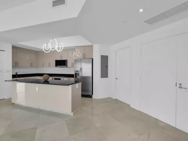 Продажа квартиры #2-1005 - фото 6903593