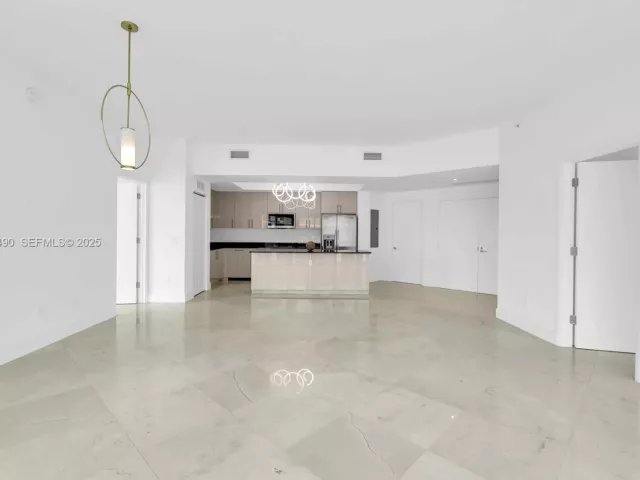 Продажа квартиры #2-1005 - фото 6903582