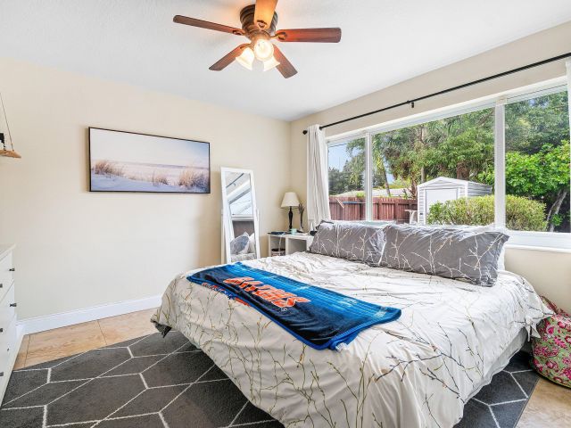 Продажа дома по адресу 301 Se 10th Court - фото 6904189