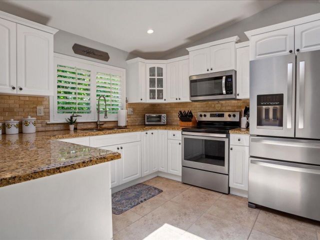 Дом в аренду по адресу 1110 SW 15th Street - фото 6904254