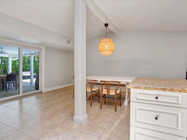 Дом в аренду по адресу 1110 SW 15th Street - фото 6904256