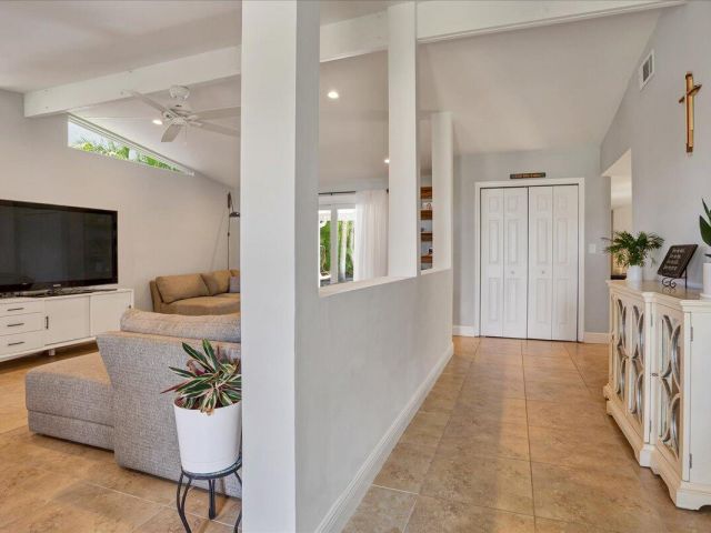 Дом в аренду по адресу 1110 SW 15th Street - фото 6904258