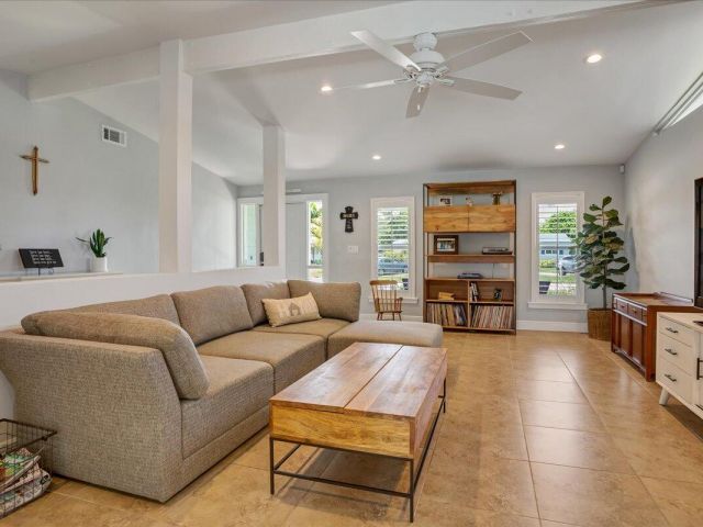 Дом в аренду по адресу 1110 SW 15th Street - фото 6904259