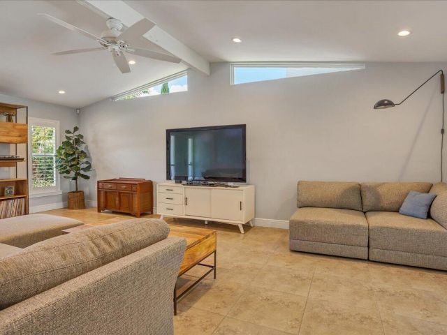 Дом в аренду по адресу 1110 SW 15th Street - фото 6904260