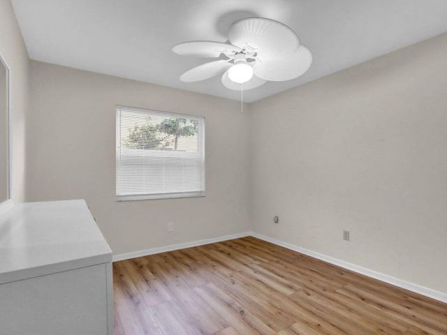 Дом в аренду по адресу 2665 NW 41st Street - фото 6904234