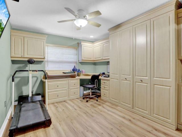 Дом в аренду по адресу 2665 NW 41st Street - фото 6904236