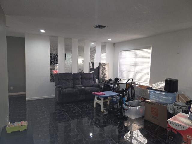 Дом в аренду по адресу 1474 N Mangonia Circle - фото 6905778