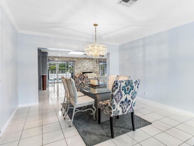 Дом в аренду по адресу 2041 Thatch Palm Drive - фото 6913366