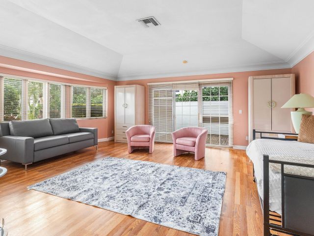 Дом в аренду по адресу 2041 Thatch Palm Drive - фото 6913367