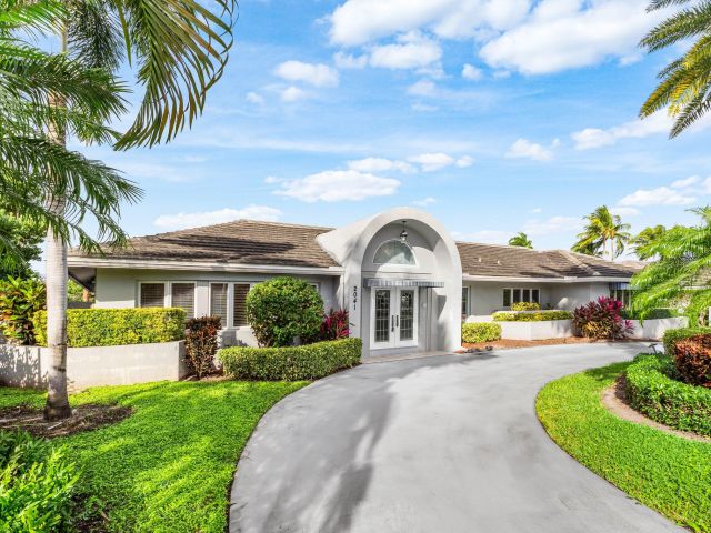 Дом в аренду по адресу 2041 Thatch Palm Drive - фото 6913372