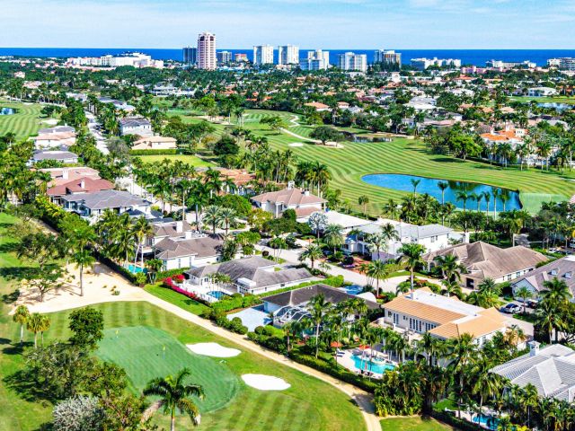 Дом в аренду по адресу 2041 Thatch Palm Drive - фото 6913375