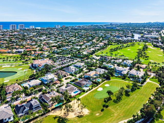 Дом в аренду по адресу 2041 Thatch Palm Drive - фото 6913377