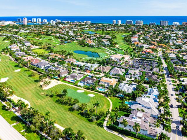 Дом в аренду по адресу 2041 Thatch Palm Drive - фото 6913384