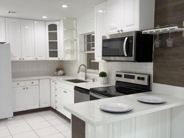 Дом в аренду по адресу 9976 Liberty Rd - фото 6919738