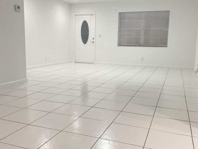 Дом в аренду по адресу 9976 Liberty Rd - фото 6919742