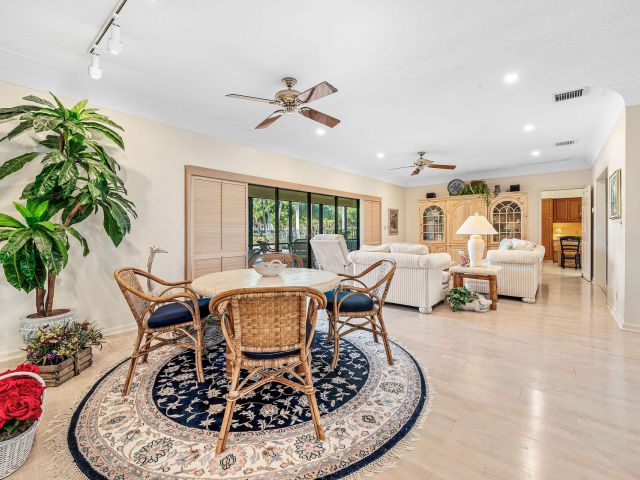 Продажа дома по адресу 1851 Thatch Palm Drive - фото 6913386