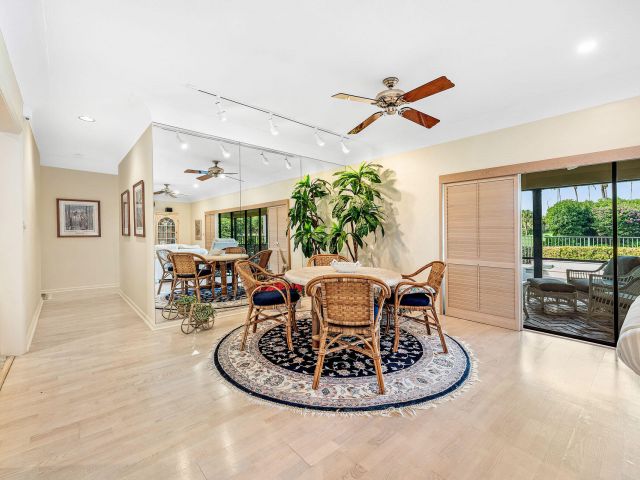 Продажа дома по адресу 1851 Thatch Palm Drive - фото 6913387