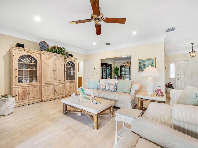 Продажа дома по адресу 1851 Thatch Palm Drive - фото 6913388