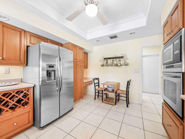 Продажа дома по адресу 1851 Thatch Palm Drive - фото 6913391