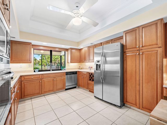 Продажа дома по адресу 1851 Thatch Palm Drive - фото 6913392