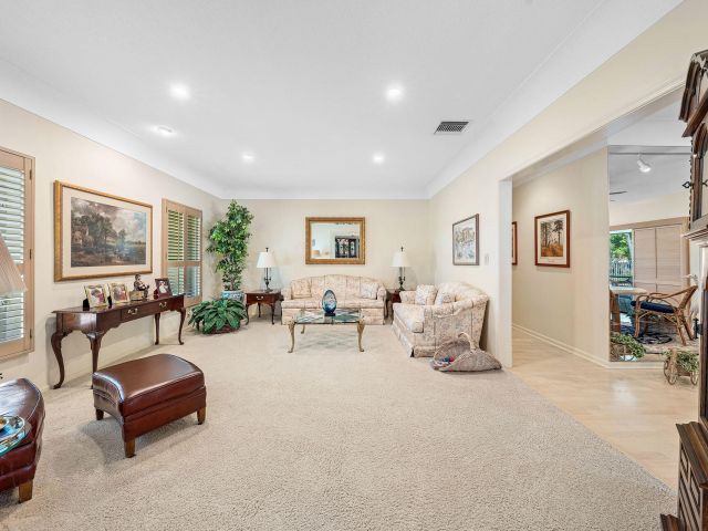 Продажа дома по адресу 1851 Thatch Palm Drive - фото 6913398