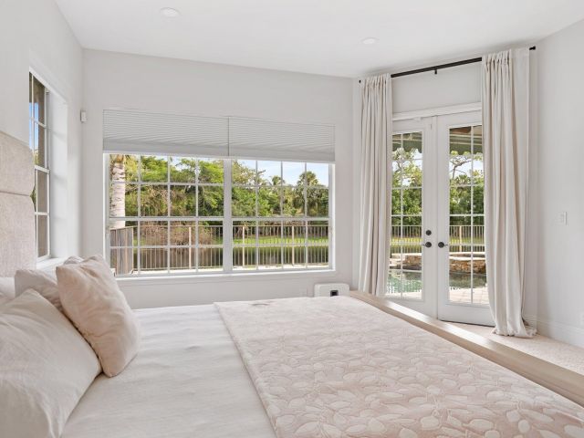 Продажа дома по адресу 1100 SW 21st Avenue - фото 6914997