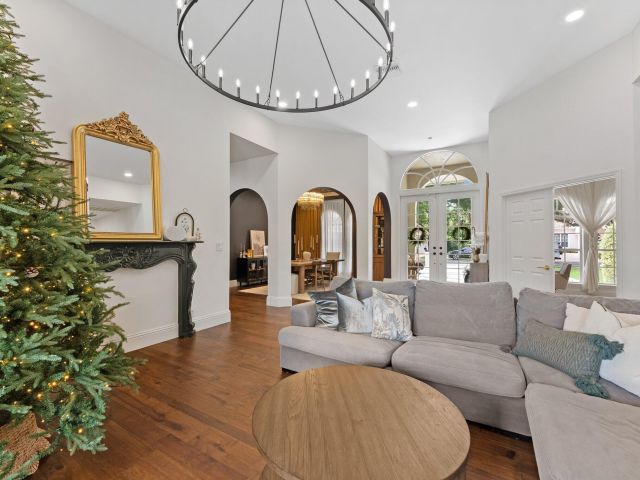 Продажа дома по адресу 1100 SW 21st Avenue - фото 6915007