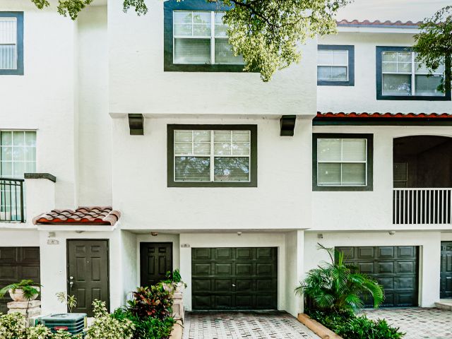 Дом в аренду по адресу 20889 Saint Andrews Boulevard - фото 6905340