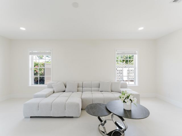 Дом в аренду по адресу 3199 NE 6 Drive - фото 6905359