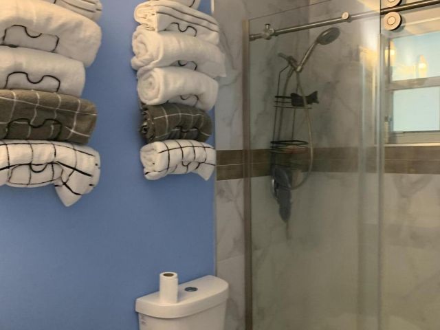 Дом в аренду по адресу 1345 W 34th Street - фото 6929793