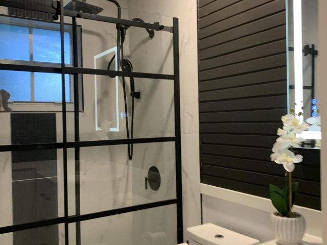 Дом в аренду по адресу 1345 W 34th Street - фото 6929796