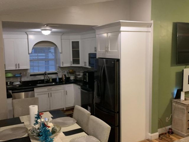 Дом в аренду по адресу 1345 W 34th Street - фото 6929800