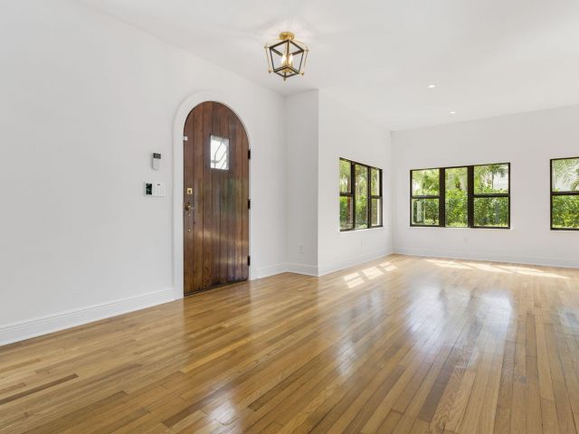 Продажа дома по адресу 501 38th Street - фото 6905605