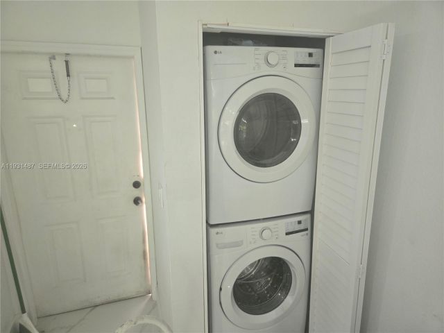 Дом в аренду по адресу 17337 NW 7th Ave 408 - фото 7431564