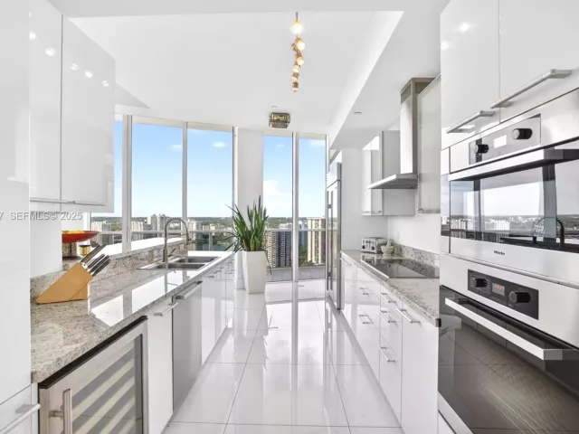 Продажа квартиры #2303 - фото 6907285