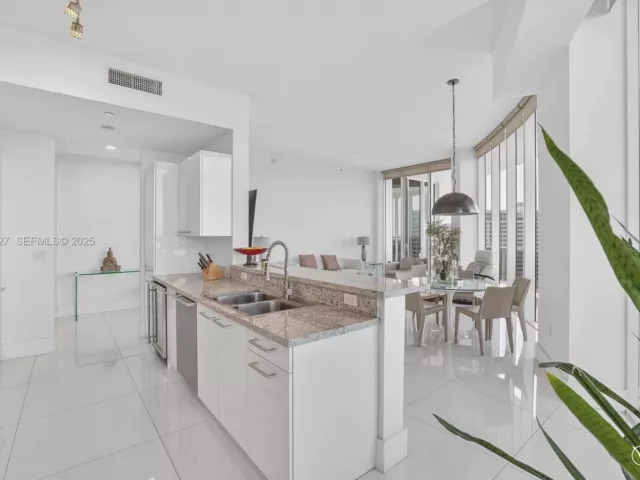 Продажа квартиры #2303 - фото 6907286