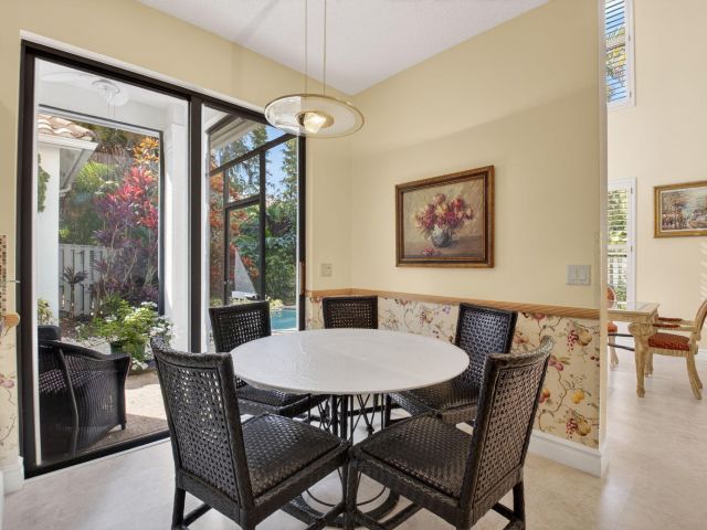 Продажа дома по адресу 6395 NW 24th Avenue - фото 6907791