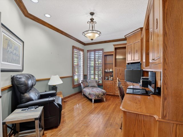 Продажа дома по адресу 6395 NW 24th Avenue - фото 6907795