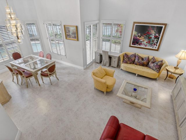 Продажа дома по адресу 6395 NW 24th Avenue - фото 6907796