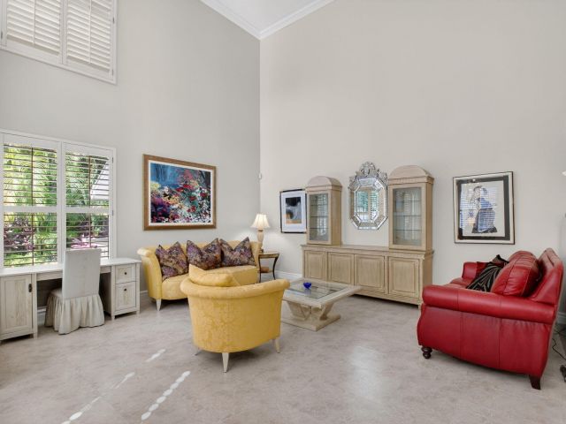 Продажа дома по адресу 6395 NW 24th Avenue - фото 6907797