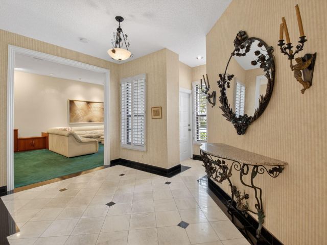 Продажа дома по адресу 6395 NW 24th Avenue - фото 6907802