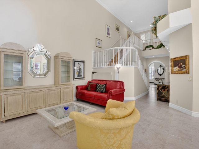 Продажа дома по адресу 6395 NW 24th Avenue - фото 6907805