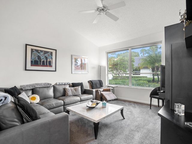 Продажа дома по адресу 7946 Shelby Circle - фото 6910836