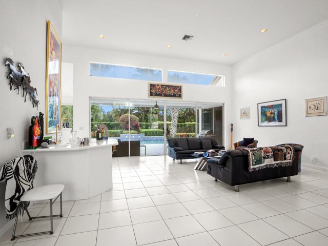 Продажа дома по адресу 7946 Shelby Circle - фото 6910842