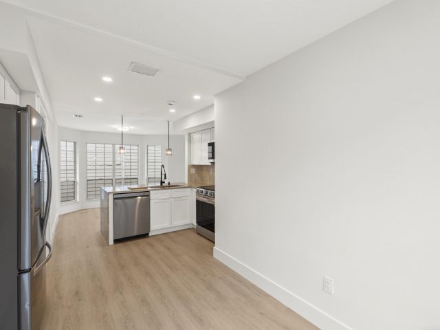 Продажа дома по адресу 5115 Coronado Ridge - фото 6910105