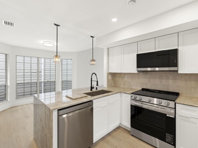 Продажа дома по адресу 5115 Coronado Ridge - фото 6910107