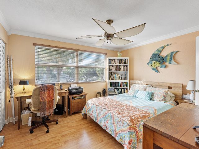 Дом в аренду по адресу 2725 NE 15th Street - фото 6907606