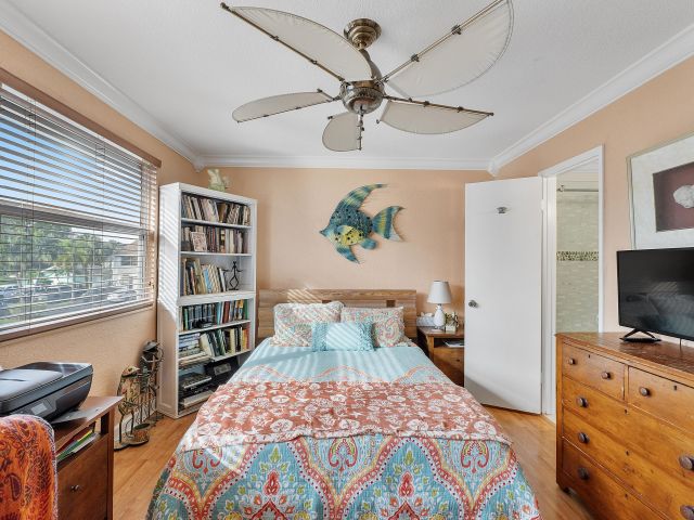 Дом в аренду по адресу 2725 NE 15th Street - фото 6907607